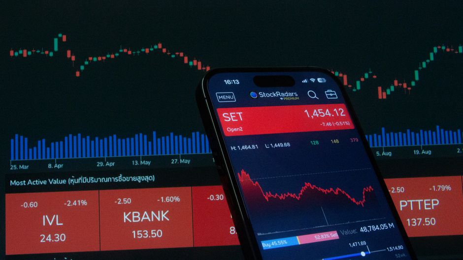 Pagar dívida ou investir com 1000 reais? Saiba o que fazer